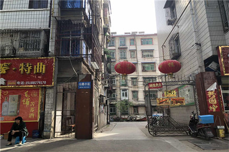 帝景郦城3室2厅2卫88万131.5m2中档装修出售